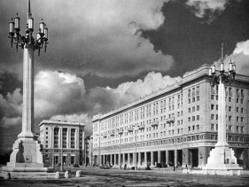 Marszałkowska Dzielnica Mieszkaniowa (Marszałkowska Housing District), Warsaw, photographed in 1954 (Source: MDM. Marszałkowska 1730-1954, Warsaw, 1955).
